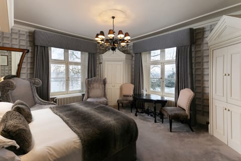 Deluxe Room | Premium bedding, memory foam beds, free minibar, individually decorated