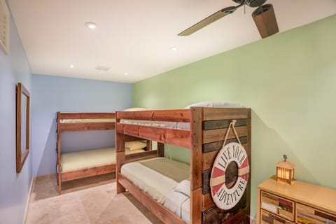 Bedroom #6 - Bunk Room