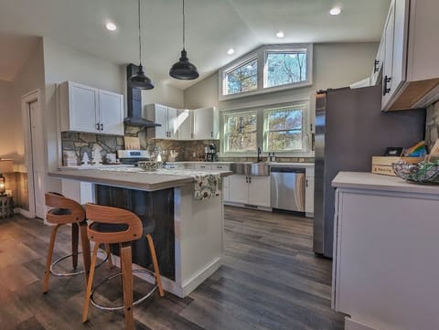 Fully Equipped Kitchen with Bar Sitting