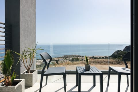 Private balcony to enjoy the unobstructed sea views