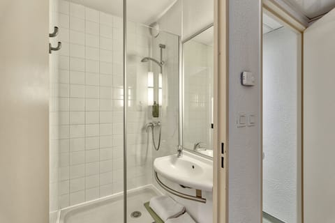 Shower, towels, soap, shampoo