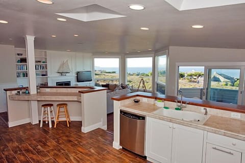 Kitchen - Great room