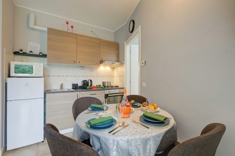 Kitchen and dining area