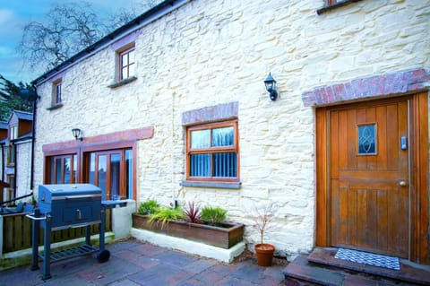 Fletcher Coach House - 3 Bedroom Cottage - Pendine (14886)