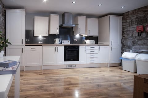 Fletcher Coach House - 3 Bedroom Cottage - Pendine (13268)