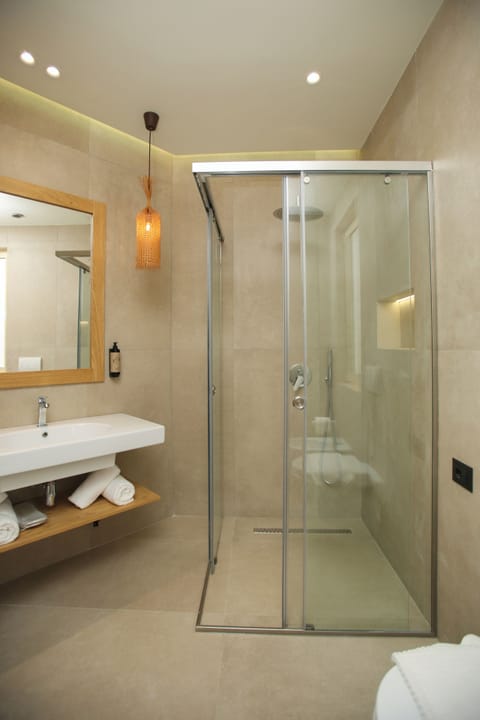 Standard Double Room | 1 bedroom, desk, laptop workspace, free WiFi