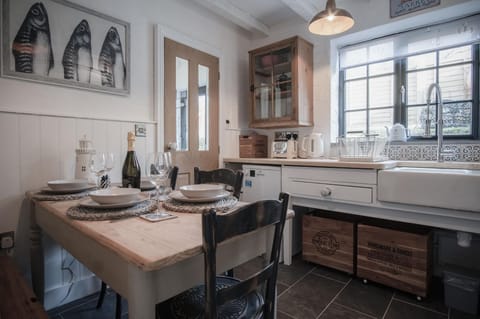 The Old Spa - 2 Bedroom Cottage - Pleasant Valley (13549)