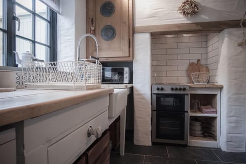 The Old Spa - 2 Bedroom Cottage - Pleasant Valley (13552)