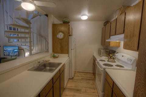 Condo, 3 Bedrooms | Private kitchen | Fridge, coffee/tea maker, toaster