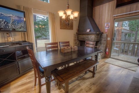 Condo, 4 Bedrooms | Dining