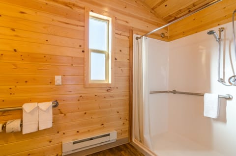 Cottage, 1 Bedroom, Accessible (Side Entry, Pets OK, Linens Available) | Bathroom | Towels