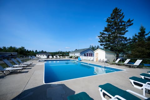 Seasonal outdoor pool