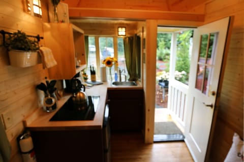 House, 1 Bedroom (No Pets, Tiny House, Linens Included) | Private kitchen | Coffee/tea maker, dining tables
