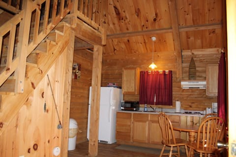 Deluxe Cabin, 1 Bedroom | In-room dining