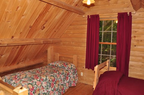 Deluxe Cabin, 1 Bedroom (Linens inlcuded) | WiFi, wheelchair access