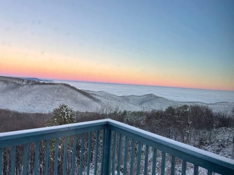 Signature Cabin, 2 Bedrooms, Balcony, Mountain View | Balcony view