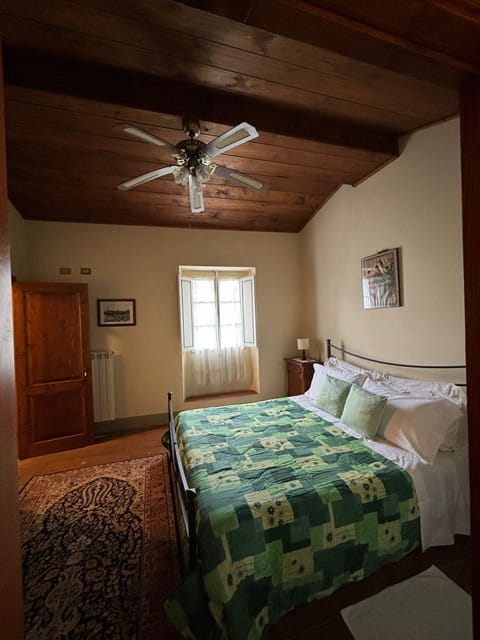 3 bedrooms, premium bedding, down comforters, in-room safe