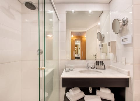 Quarto Melia Twin | Bathroom shower