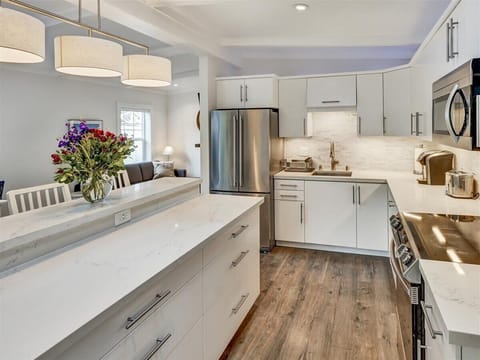 Full sized kitchen with plenty of storage