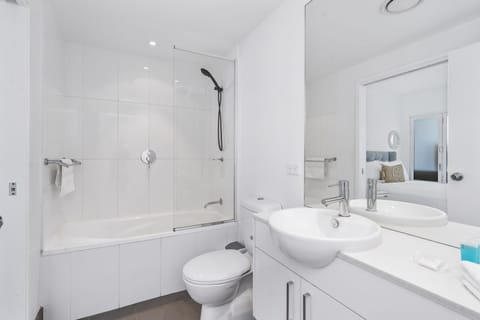 Apartment, 1 Bedroom | Bathroom | Rainfall showerhead, hair dryer, towels, soap