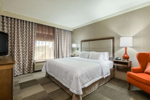 Suite, 1 King Bed, Non Smoking | Premium bedding, minibar, in-room safe, desk