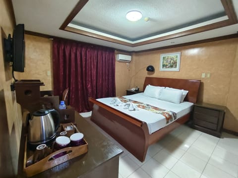 Superior Room | In-room safe, iron/ironing board, free WiFi, bed sheets