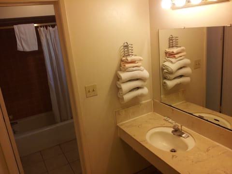 Standard Double Room, 2 Queen Beds | Bathroom | Free toiletries, towels