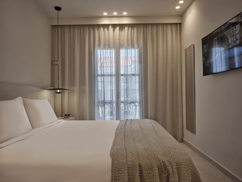 Deluxe Room with Balcony | Free WiFi, bed sheets