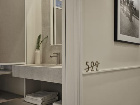 Deluxe Room with Balcony | Free WiFi, bed sheets