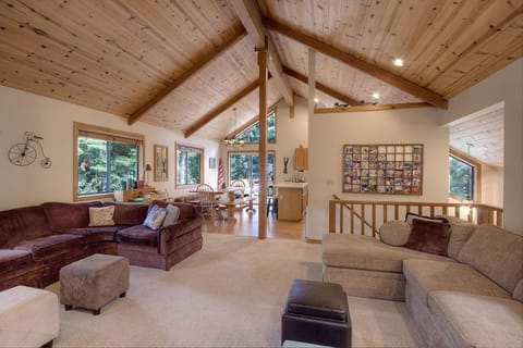 Cabin, 3 Bedrooms | Living area