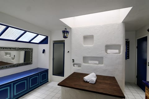 En Suite Full Bathroom of Primary Bedroom