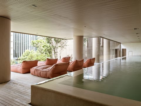 Indoor pool, sun loungers