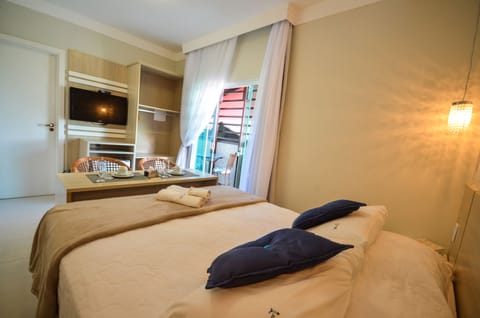 Basic Double Room | Minibar, in-room safe, individually decorated, free WiFi