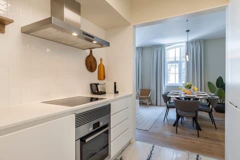 Luxury Apartment | Private kitchenette | Oven, stovetop, dishwasher, electric kettle