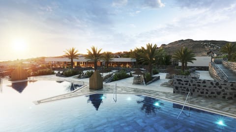 5 outdoor pools, pool umbrellas, sun loungers