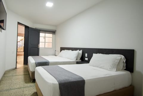 Triple Room | Free WiFi, bed sheets