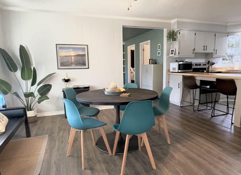 Open Dining & Kitchen spaces - great for a few or a crowd!