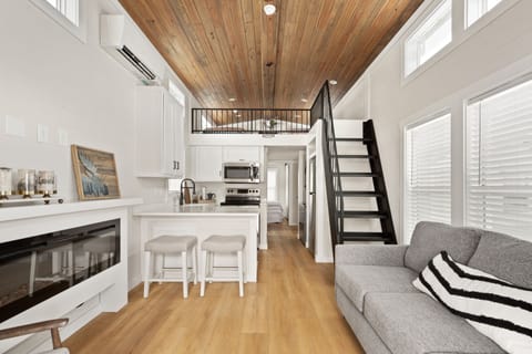 Comfort Cabin | Living area