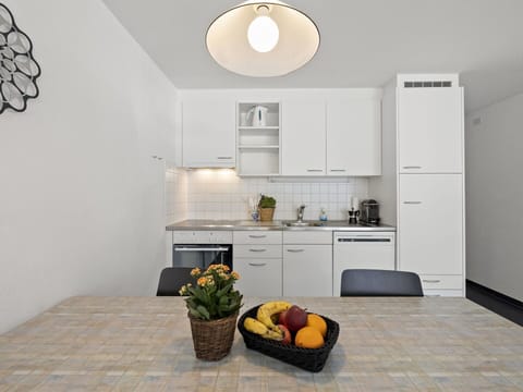 Property, Cabinetry, Plant, White, Houseplant, Interior Design, Building, Architecture, Flowerpot