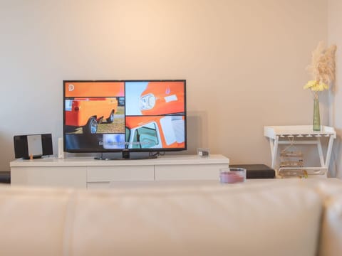 Furniture, Computer Desk, Television Set, Flat Panel Display, Home Appliance, Couch, Television