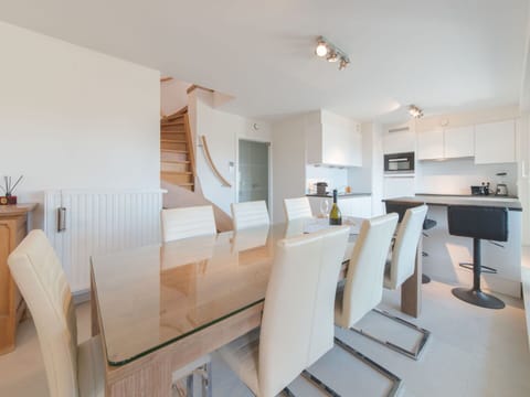 Building, Wood, Flooring, Floor, Comfort, House, Hardwood, Ceiling, Chair