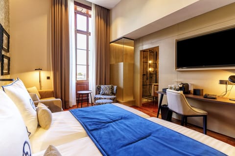 Deluxe Room | Minibar, desk, laptop workspace, free WiFi