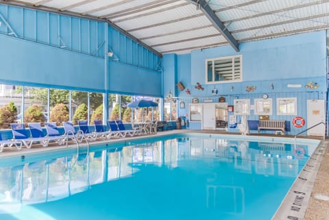 Indoor pool, seasonal outdoor pool, sun loungers