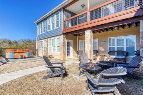 Relax in style by the fire pit, surrounded by stunning mountain views!