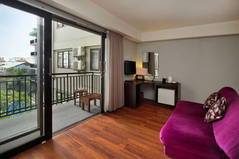 Junior Suite | In-room safe, desk, soundproofing, rollaway beds