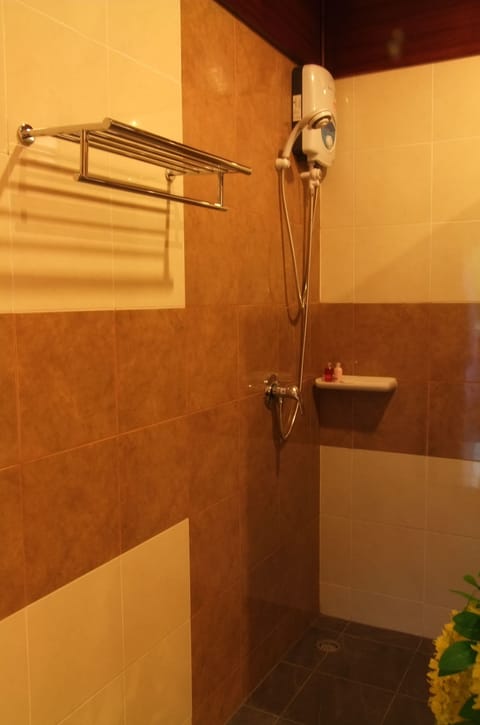 Apartment, 1 Bedroom | Bathroom shower