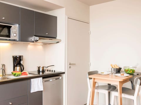 Apartment, 1 Bedroom | Private kitchen | Fridge, microwave, stovetop, electric kettle