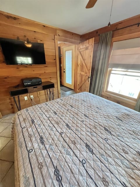 Cabin, 3 Bedrooms | 3 bedrooms, free WiFi