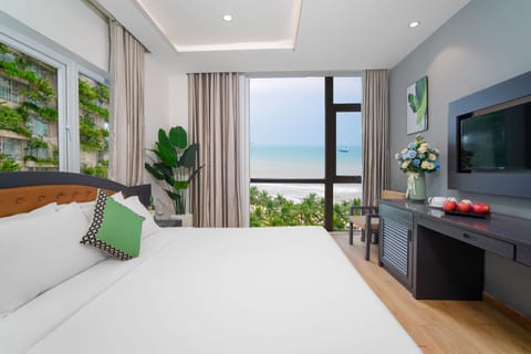Senior Double Room, Ocean View | Premium bedding, down comforters, pillowtop beds, minibar