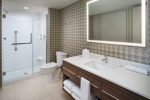Suite | Bathroom shower